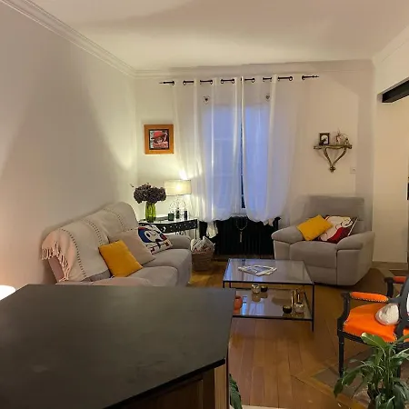 Cozy Duplex With Private Garden